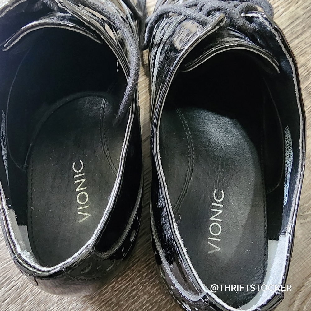 Vionic Black Oxford Wingtip Shoes - Picture 5 of 7